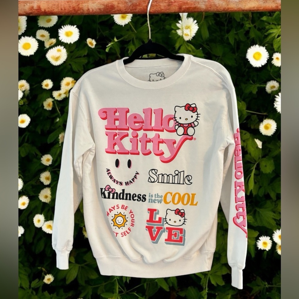 Hello Kitty White Graphic Print Crewneck Sweatshirt. Size XS. Great Condition.